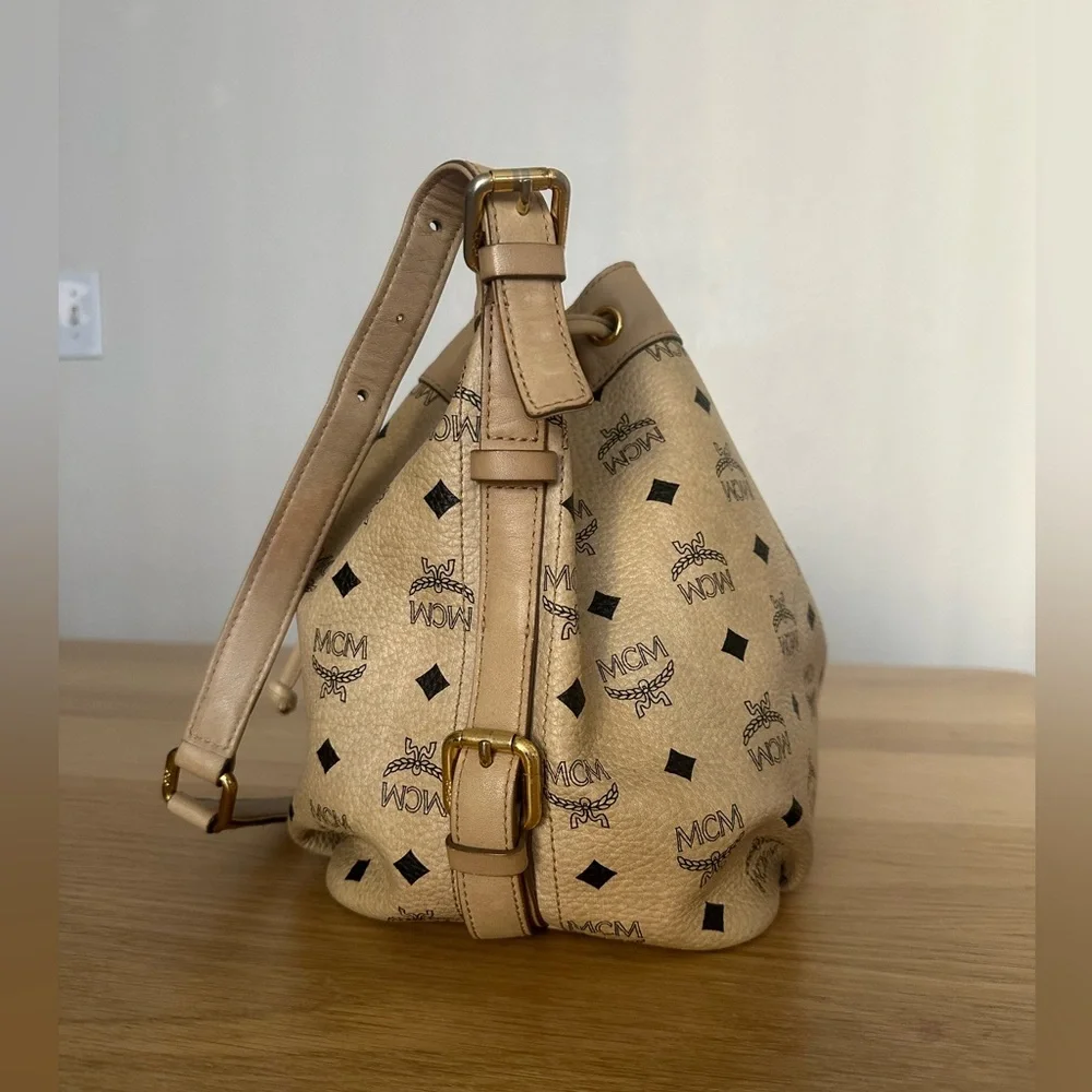 MCM Cream Crossbody Bag with Iconic Logo and Adjustable Strap - Picture 2 of 12